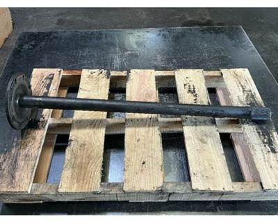 Meritor-Rockwell MD2014X Axle Shaft for a Mack CXU613