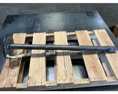 Meritor-Rockwell MD2014X Axle Shaft for a Mack CXU613