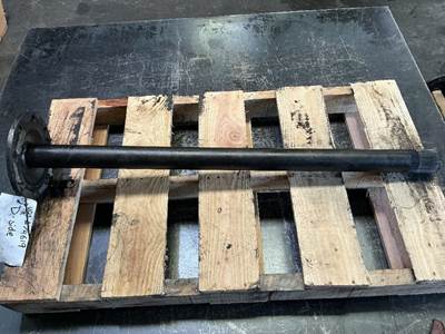 Meritor-Rockwell ME20165 (RSL23160) Axle Shaft for a Meritor/Rockwell ME20165 (RSL23160)