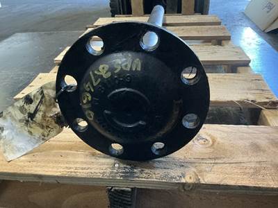 Meritor-Rockwell ME20165 (RSL23160) Axle Shaft for a Mack CXU633T