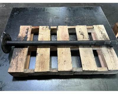 Meritor-Rockwell ME20165 (RSL23160) Axle Shaft for a Mack CXU613