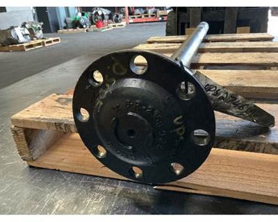 Meritor-Rockwell ME20165 (RSL23160) Axle Shaft for a Mack CXU633T