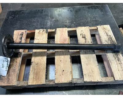 Meritor-Rockwell ME20165 (RSL23160) Axle Shaft for a Mack CXU633T