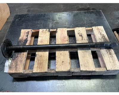 Meritor-Rockwell ME20165 (RSL23160) Axle Shaft for a Mack CXU633T