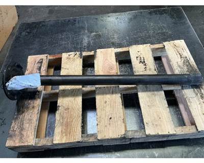 Meritor-Rockwell ME20165 (RSL23160) Axle Shaft for a Mack CXU633T