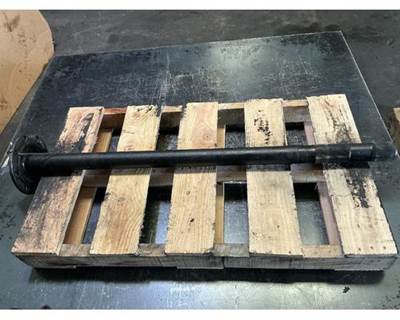 Meritor-Rockwell ME20165 (RSL23160) Axle Shaft for a Mack CXU633T