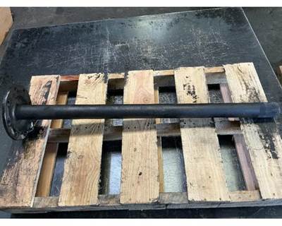 Meritor-Rockwell ME20165 (RSL23160) Axle Shaft for a Mack CXU633T