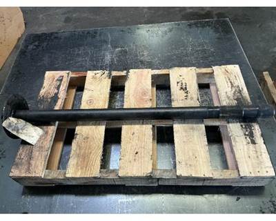 Meritor-Rockwell ME20165 (RSL23160) Axle Shaft for a Mack CXU633T