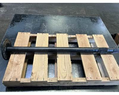 Meritor-Rockwell ME20165 (RSL23160) Axle Shaft for a Mack CXU613