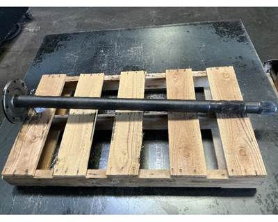 Meritor-Rockwell ME20165 (RSL23160) Axle Shaft for a Mack CXU633T