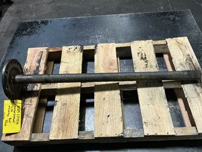 Meritor-Rockwell MR2014X Axle Shaft for a Mack CXU613