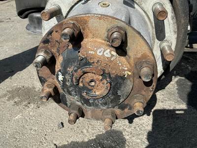 Meritor-Rockwell MR2014X Axle Shaft for a International RH613