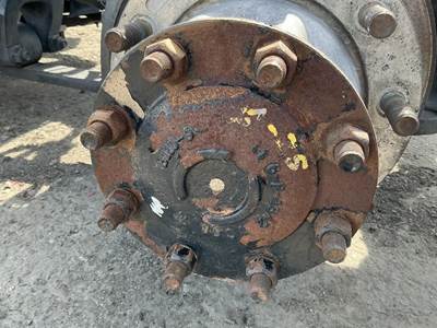 Meritor-Rockwell MR2014X Axle Shaft for a International RH613