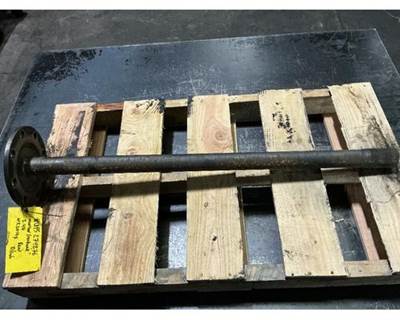 Meritor-Rockwell MR2014X Axle Shaft for a Mack CXU613