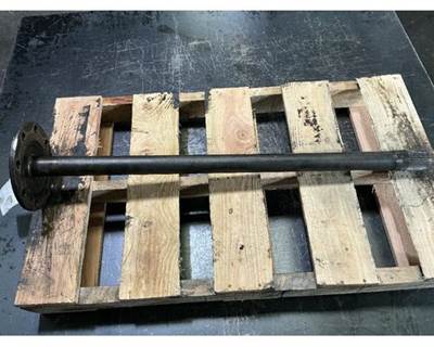 Meritor-Rockwell MR2014X Axle Shaft for a Volvo VNL