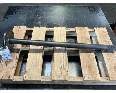 Meritor-Rockwell MR2014X Axle Shaft for a Mack CXU613