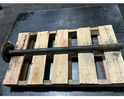 Meritor-Rockwell RRL20145 Axle Shaft for a Volvo VHD