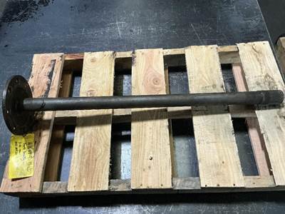 Meritor-Rockwell VNL670 Axle Shaft for a Volvo VNL670