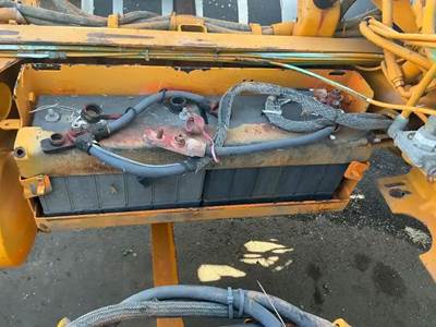 Ford L8513 Battery Box