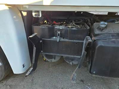 Freightliner Cascadia 125 Battery Box