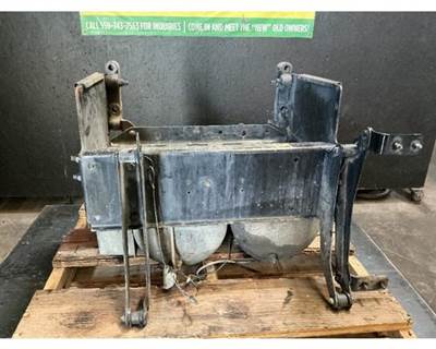 Freightliner Cascadia 125 Battery Box