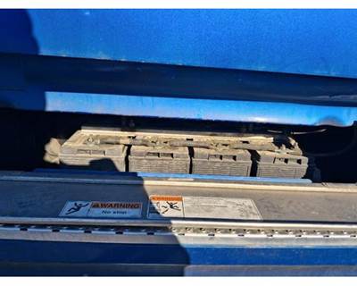 Freightliner Cascadia 126 Battery Box