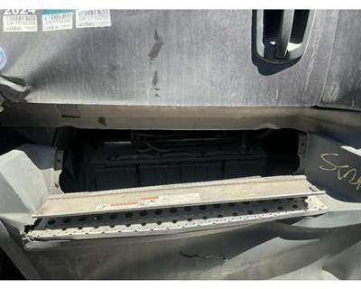 Freightliner Cascadia 126 Battery Box