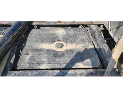 Freightliner Cascadia 132 Battery Box