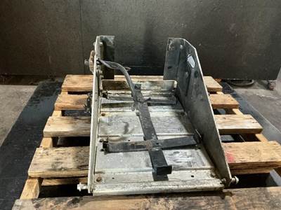 International 9200i Battery Box