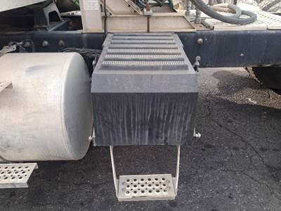 International 9400i Battery Box