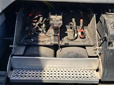 International LT625 Battery Box