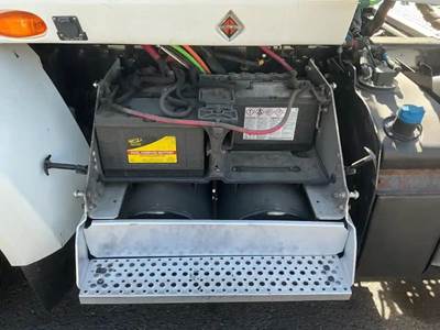 International RH613 Battery Box