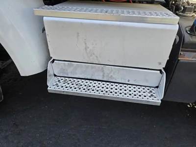 International RH613 Battery Box