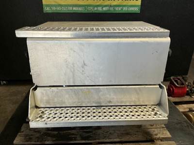 International RH613 Battery Box