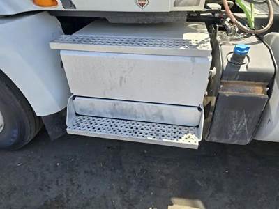 International RH613 Battery Box