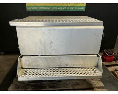 International RH613 Battery Box