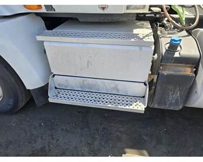 International RH613 Battery Box