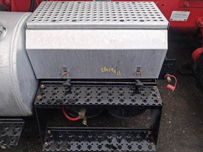 International TranStar 8600 Battery Box