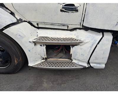 Kenworth T680 Battery Box