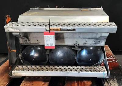 Mack CXU613T Battery Box