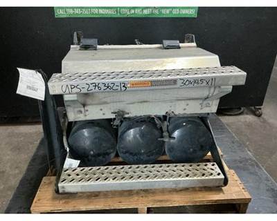 Mack CXU613T Battery Box