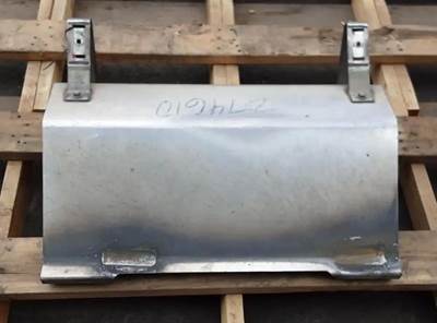 Mack CXU633T Battery Box