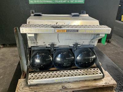 Mack CXU633T Battery Box