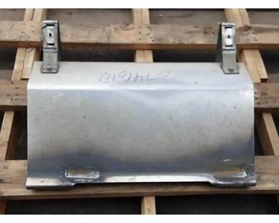 Mack CXU633T Battery Box
