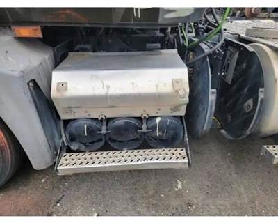 Mack Pinnacle CXU612 Battery Box for a Mack CXU612