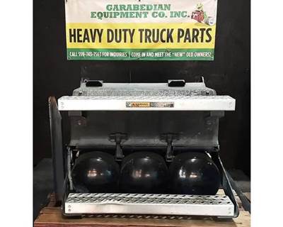 Mack Pinnacle CXU612 Battery Box for a Mack CXU612