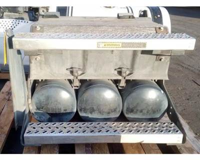 Mack Pinnacle CXU612 Battery Box for a Mack CXU612