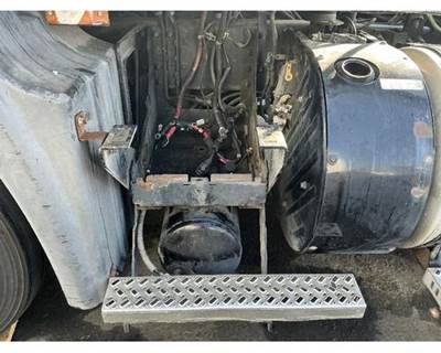 Mack Pinnacle CXU612 Battery Box for a Mack CXU612