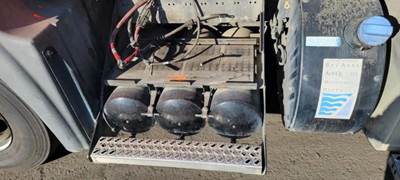 Mack Pinnacle CXU613 Battery Box for a Mack CXU613