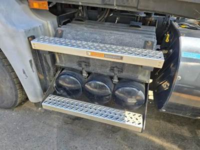 Mack Pinnacle CXU613 Battery Box for a Mack CXU613